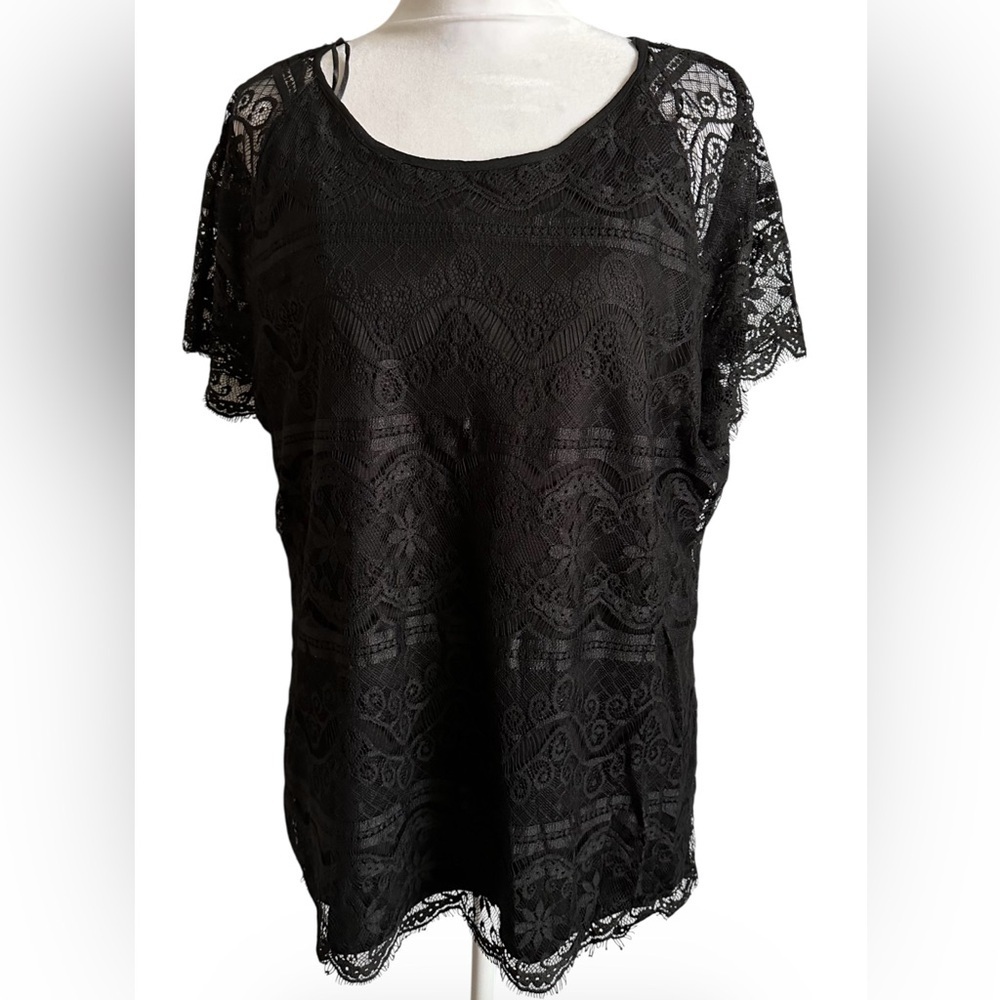 Solitaire Black Lace overlay top size 1X